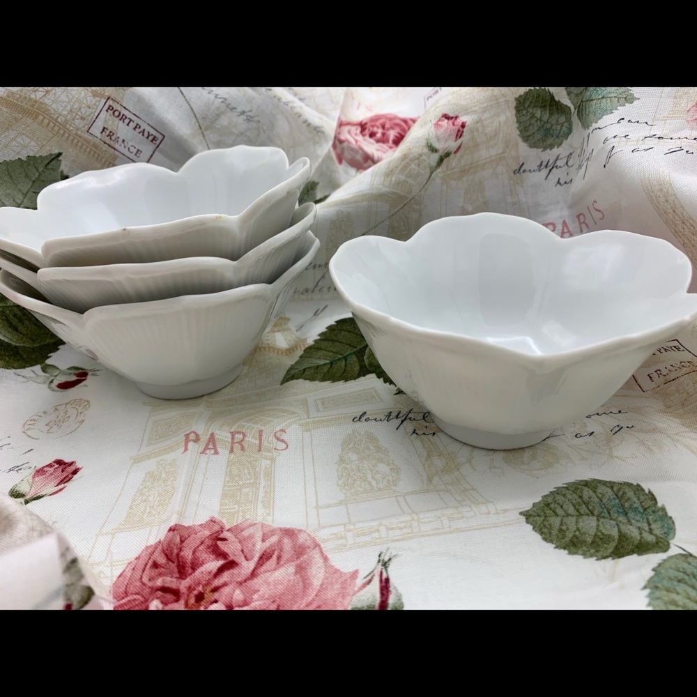 Lotus Bowls - Set of 4